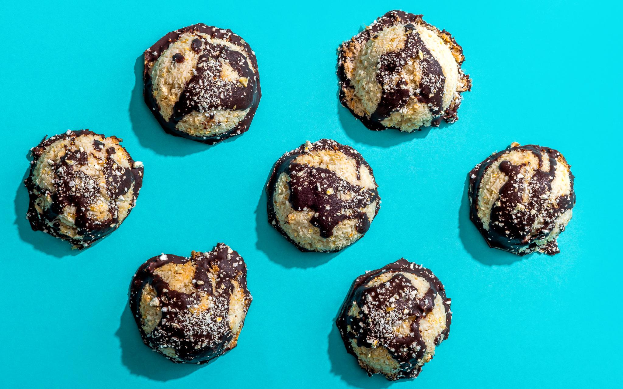 Piña Coconut Macaroons – LesserEvil Snacks